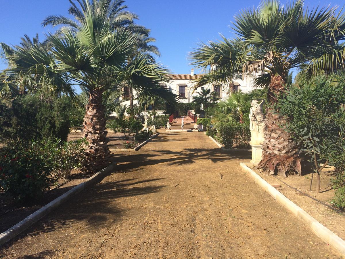 Hacienda Los Jinetes Кармона Екстериор снимка